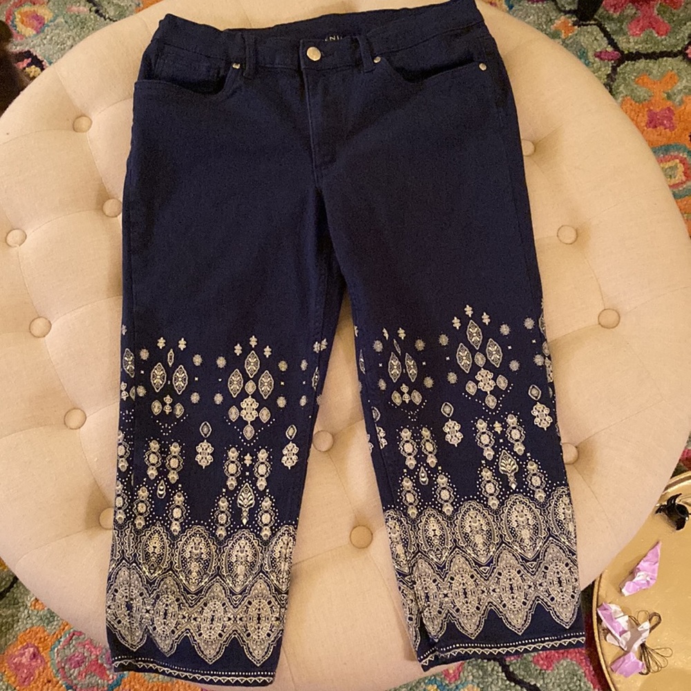 NWOT Venus Bandana Print Capris